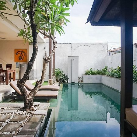 Queen Rose Villa & Spa Jimbaran  Exterior photo