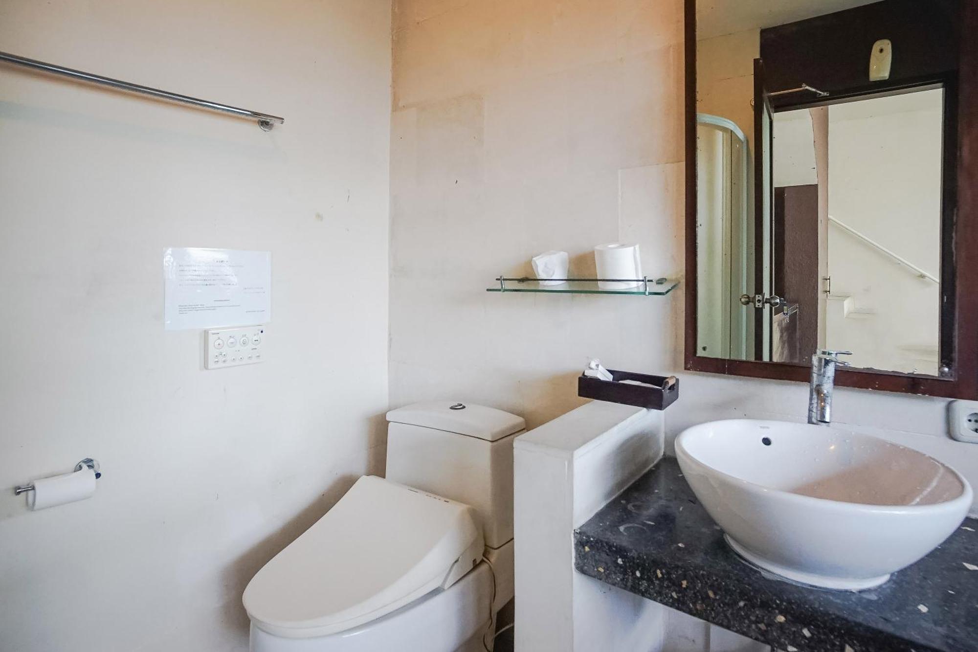 Queen Rose Villa & Spa Jimbaran  Exterior photo