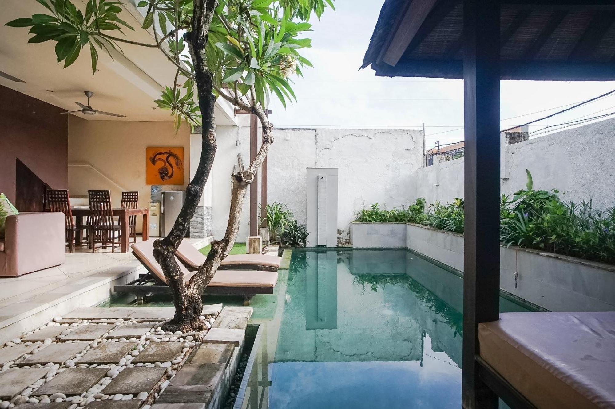 Queen Rose Villa & Spa Jimbaran  Exterior photo